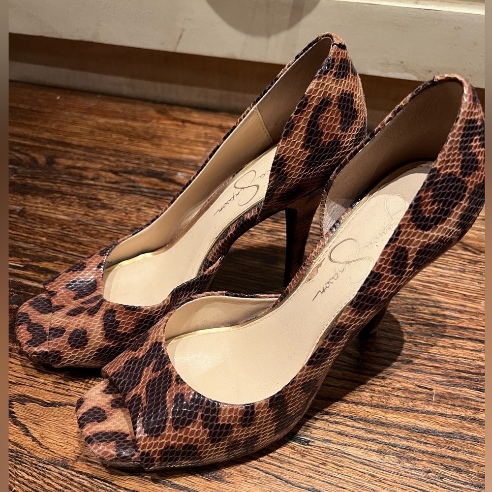 Jesica Simpson Animal Print Size 9